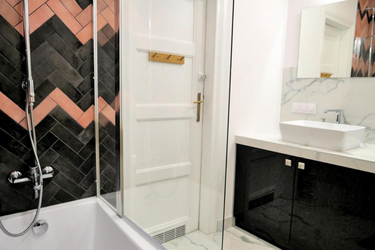 Tenement Apartment 90m2 City Center Krakau Buitenkant foto